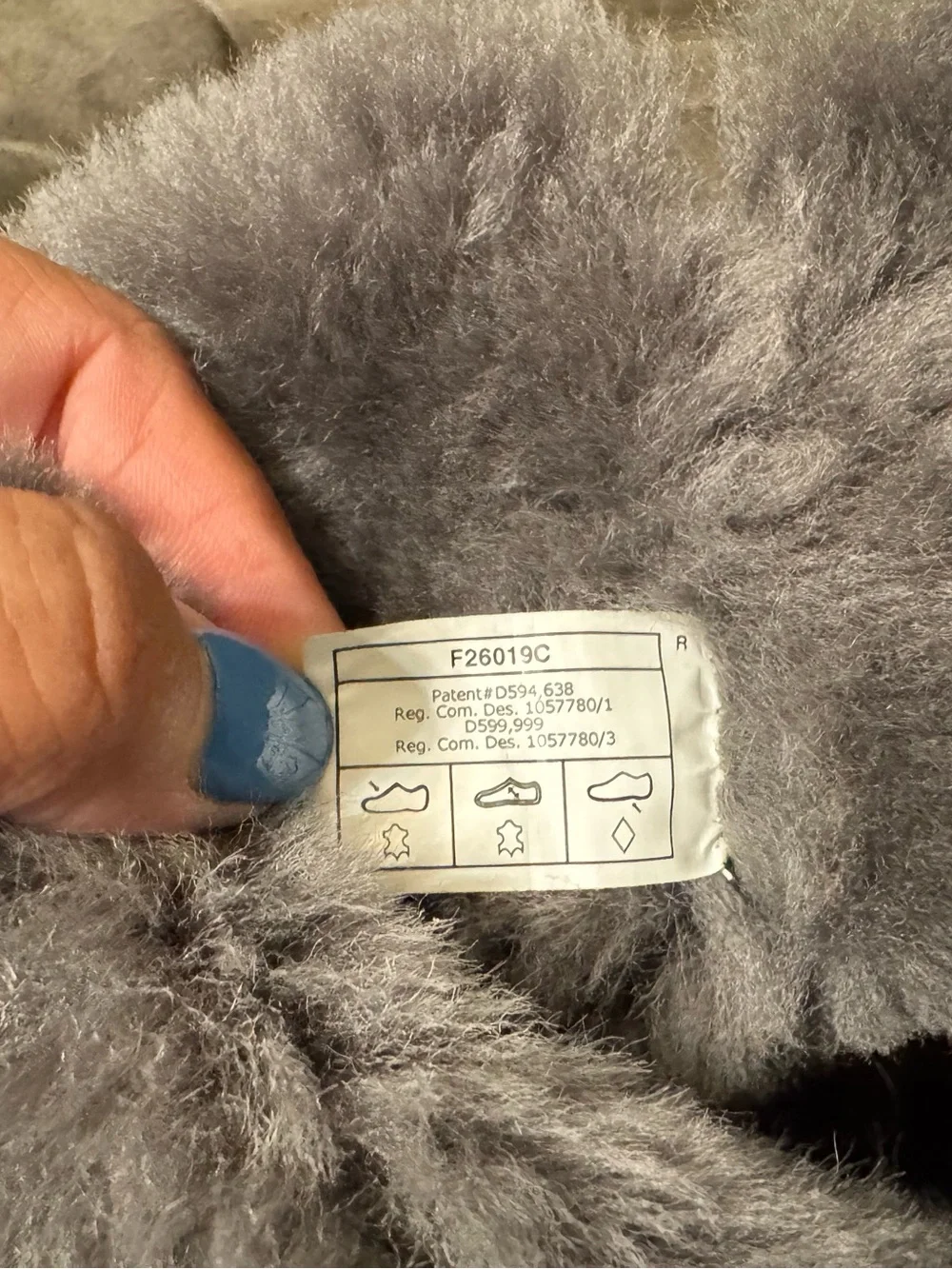 UGG Bailey Button II Boots Grey Sheepskin Sz 9 Cozy Winter